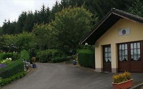 Kleines Haus im Garten